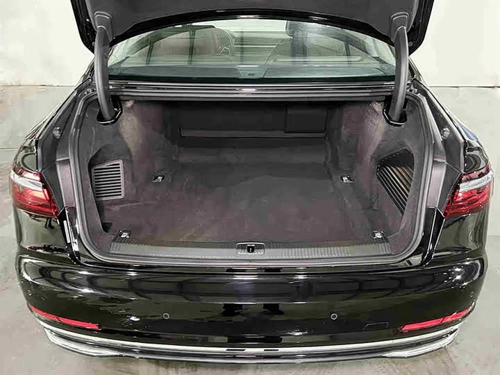 Audi A8 2025 2025款 A8L 50 TFSI quattro 臻选型