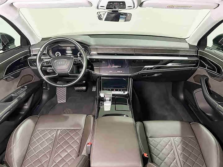 Audi A8 2025 2025款 A8L 50 TFSI quattro 臻选型