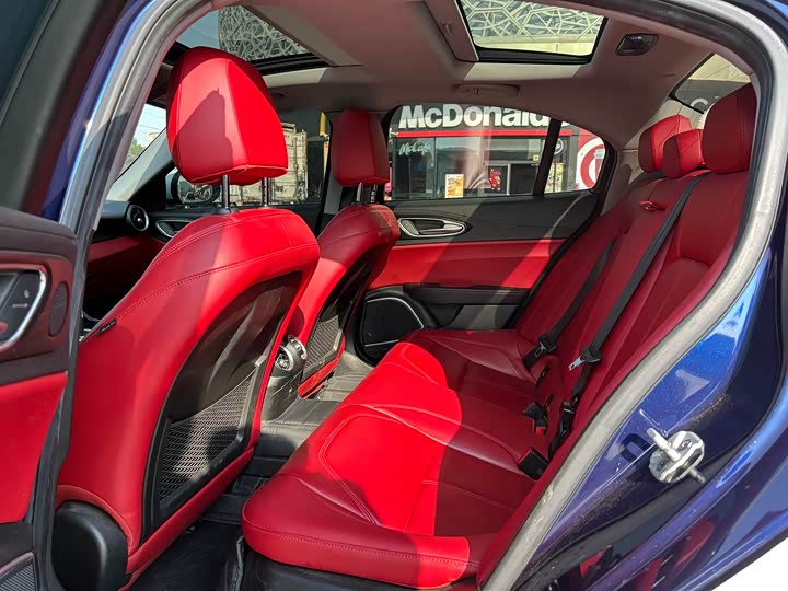 Alfa Romeo Giulia 2021 2021款 2.0T 280HP 豪华版