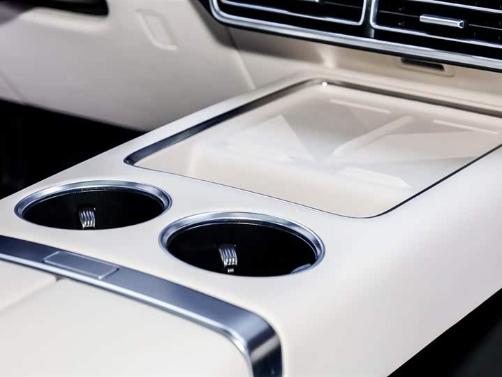 LiXiang L8 2025 2025款 Pro 智能焕新版