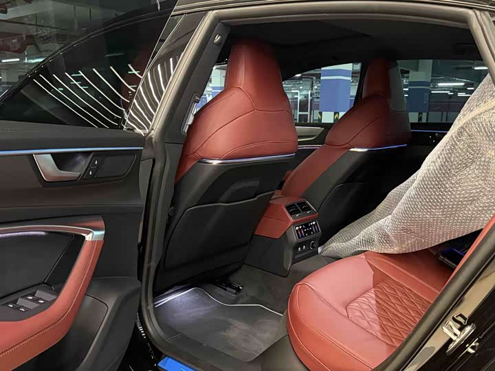 Audi A7L 2024 2024款 45 TFSI quattro 黑武士版