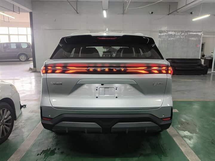 Geely Galaxy L7 2025 2025款 EM-i 115km 远航版