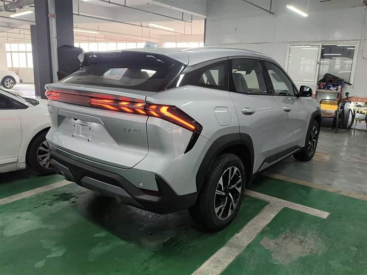 Geely Galaxy L7 2025 2025款 EM-i 115km 远航版