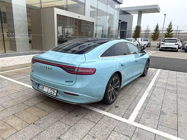 2025 Luxeed S7