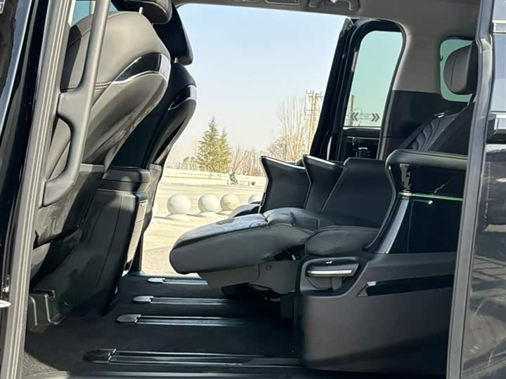 GAC Trumpchi M8 2024 2024款 大师系列 400T 尊贵版