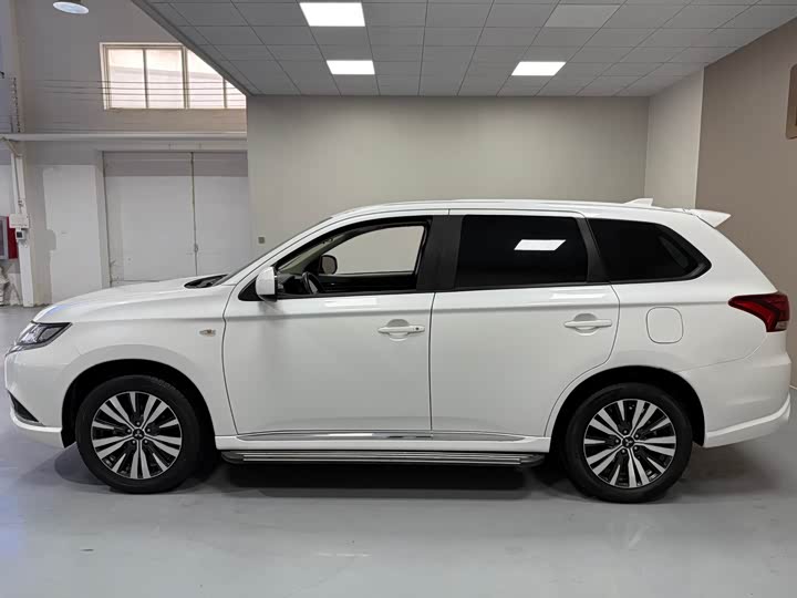 Mitsubishi Outlander 2021 2021款 改款 2.0L 两驱畅行版 5座