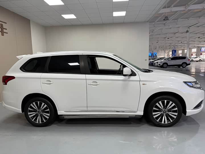Mitsubishi Outlander 2021 2021款 改款 2.0L 两驱畅行版 5座