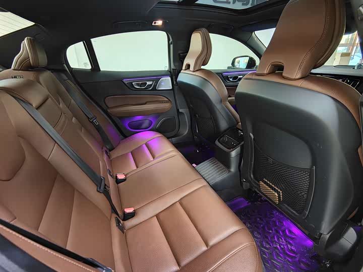 Volvo S60 Hybrid 2021 2021款 T8 E驱混动 四驱智逸豪华版