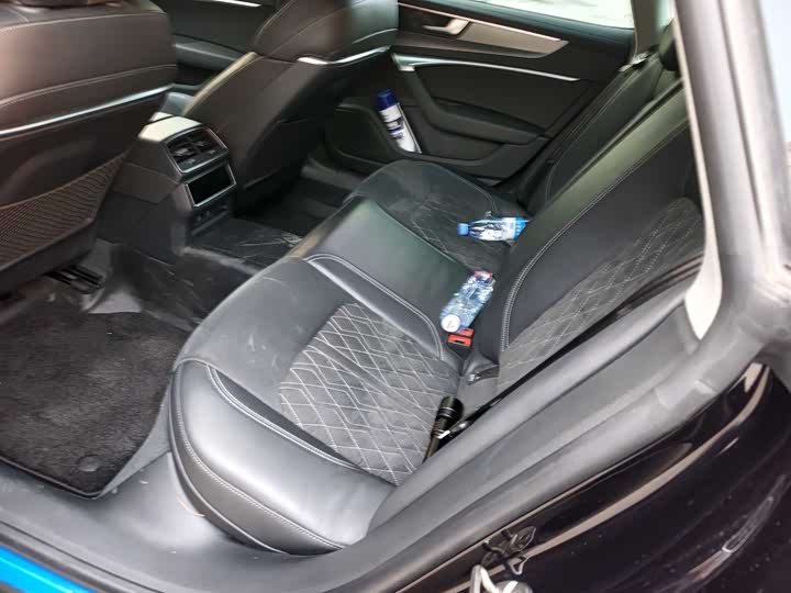 Audi A7L 2024 2024款 45 TFSI quattro 奢享型