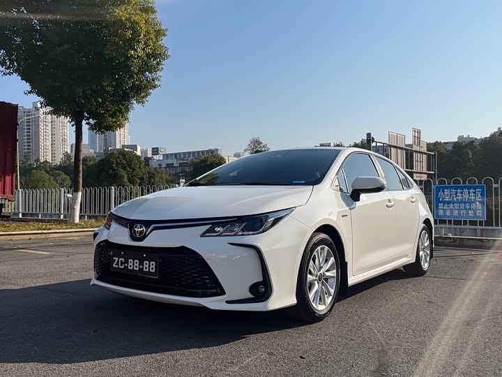 Toyota Corolla 2024 2024款 1.8L 智能电混双擎 精英版