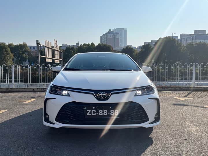Toyota Corolla 2024 2024款 1.8L 智能电混双擎 精英版