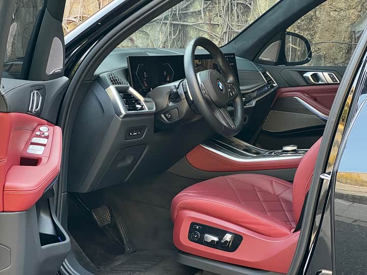 BMW X5 2025 2025款 xDrive 40Li M运动曜夜套装