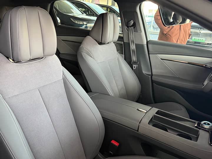 Voyah Passion 2024 2024款 PHEV 四驱超长续航旗舰版