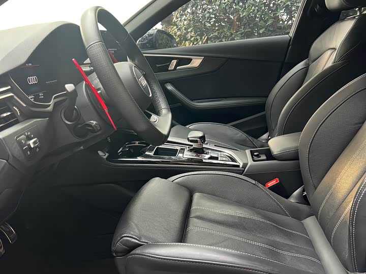 Audi A4L 2024 2024款 40 TFSI 豪华动感型