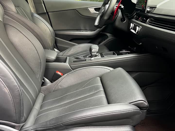 Audi A4L 2024 2024款 40 TFSI 豪华动感型