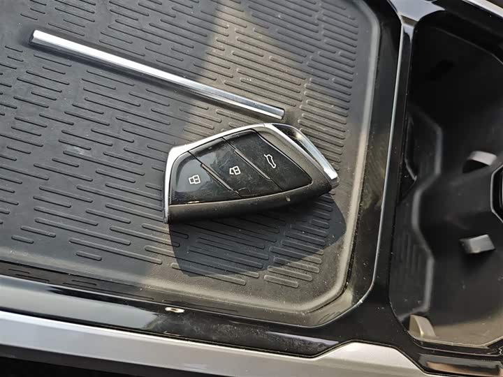 Maxus Mifa 7 2024 2024款 超混 超长续航版 奢享版