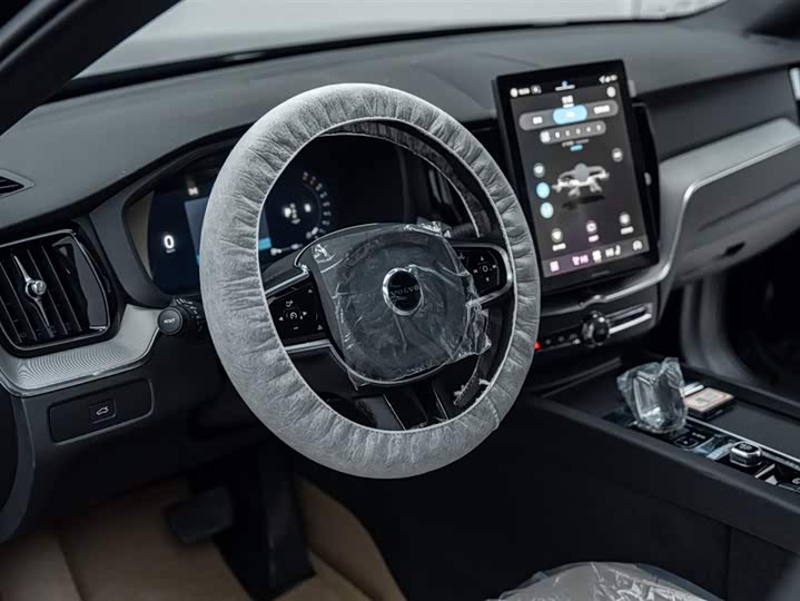 Volvo XC60 2026 2026款 B5 四驱智逸豪华版