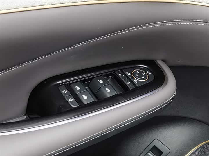 BYD Frigate 07 2024 2024款 荣耀版 DM-i 205KM 旗舰型