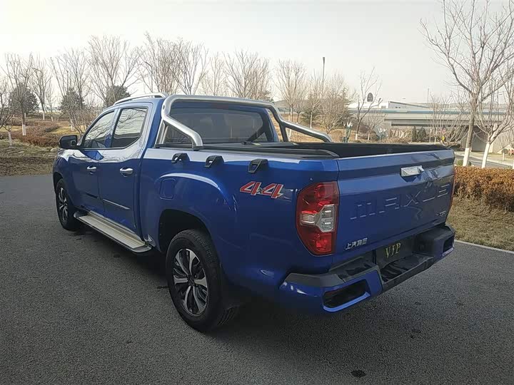 Maxus T70 2021 2021款 2.0T柴油自动四驱精英版长箱高底盘