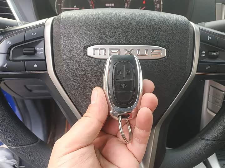 Maxus T70 2021 2021款 2.0T柴油自动四驱精英版长箱高底盘