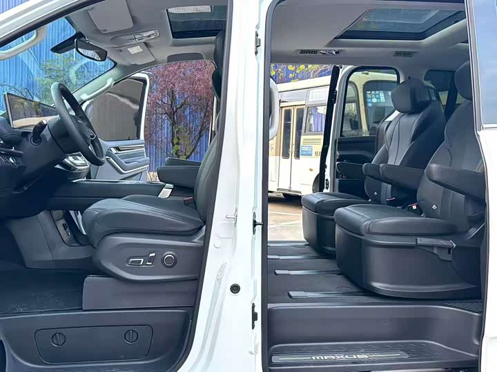 Maxus G10 2025 2025款 MAX 2.0T 自动旗舰版 汽油 7座