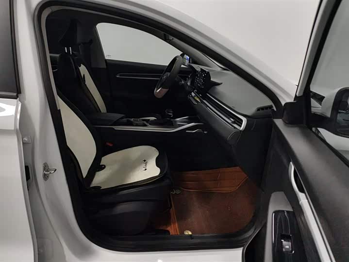 Geely Emgrand 2025 2025款 第4代 1.5L CVT龙腾版