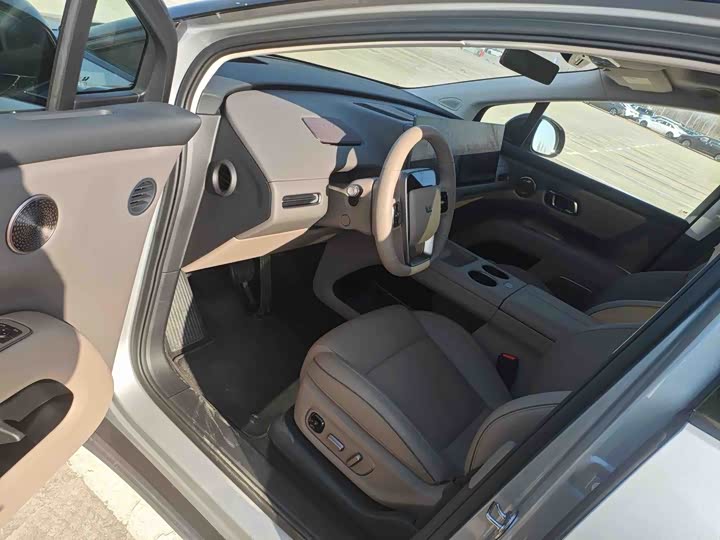 LiXiang i8 2025 2025款 标准版