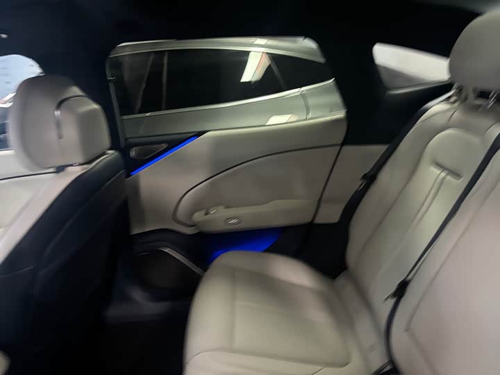 Zeekr 007 2025 2025款 后驱智驾版 75kWh