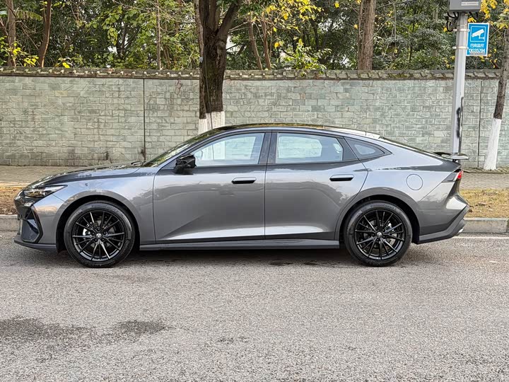 Changan UNI-V 2025 2025款 第三代 1.5T 500Bar尊贵型