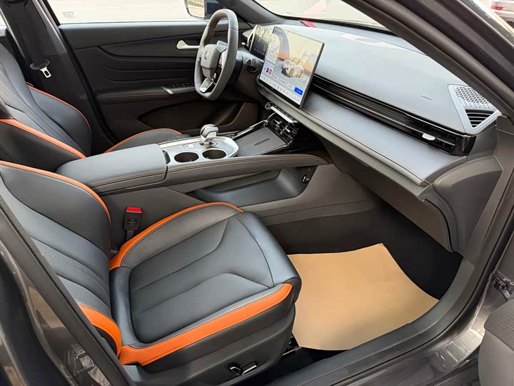 Changan UNI-V 2025 2025款 第三代 1.5T 500Bar尊贵型