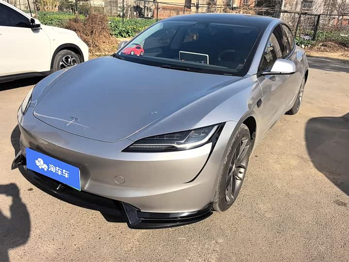 Tesla Model 3 2023 2023款 长续航全轮驱动版