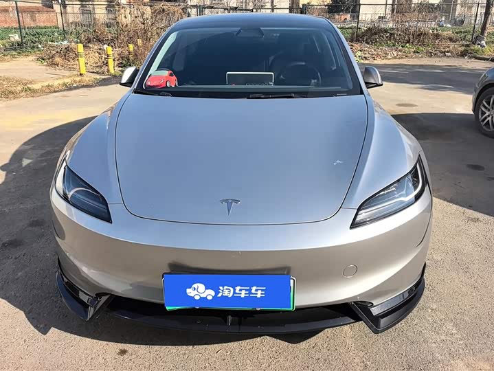 Tesla Model 3 2023 2023款 长续航全轮驱动版