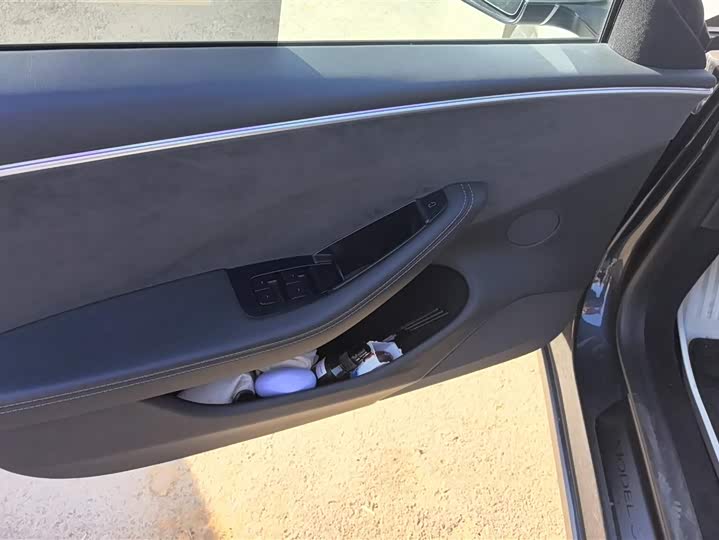 Tesla Model 3 2023 2023款 长续航全轮驱动版