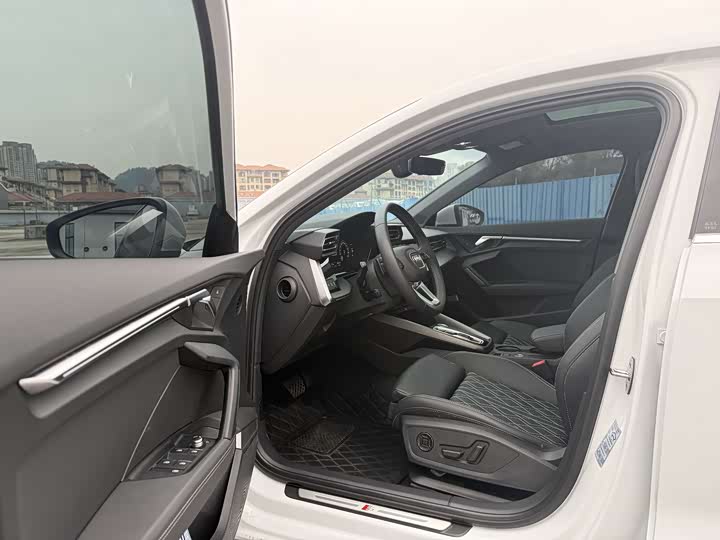 Audi A3 2025 2025款 A3L Limousine 35TFSI 飞驰悦享型
