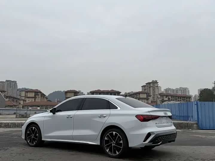 Audi A3 2025 2025款 A3L Limousine 35TFSI 飞驰悦享型