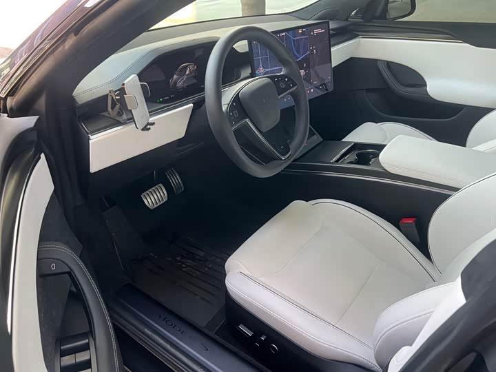 Tesla Model S 2023 2023款 三电机全轮驱动 Plaid版