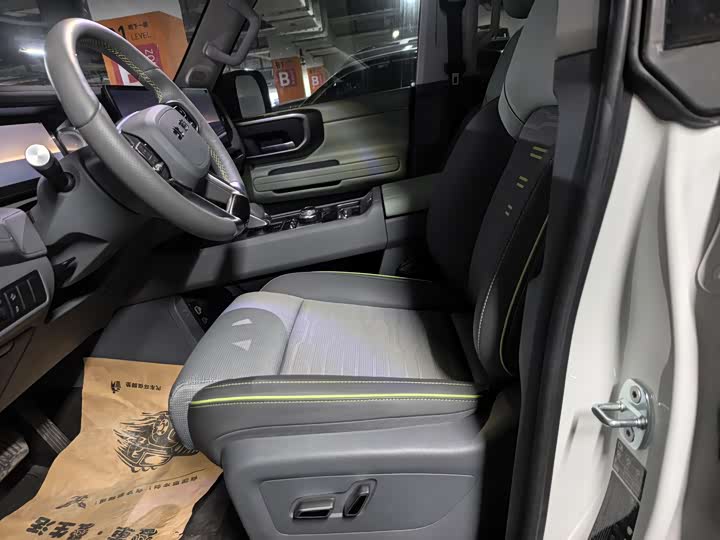 BAIC Beijing BJ40 2024 2024款 2.0T 全新城市猎人版 至尊型