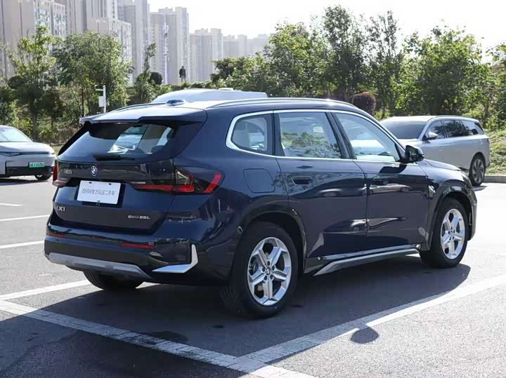 BMW iX1 2025 2025款 eDrive25L X设计套装