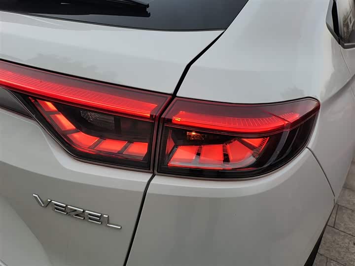 Honda Vezel 2023 2023款 1.5L CVT精英版