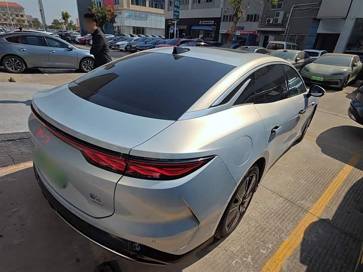 BYD Han L 2025 2025款 DM-i 200KM激光雷达尊享型