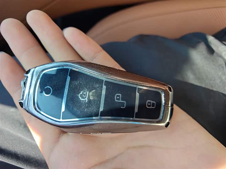 BYD Han L 2025 2025款 DM-i 200KM激光雷达尊享型