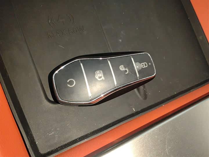 BYD Tang L 2025 2025款 EV 670KM激光雷达尊享型