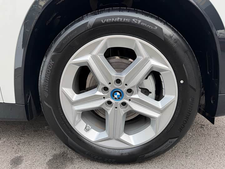 BMW iX1 2023 2023款 eDrive25L X设计套装