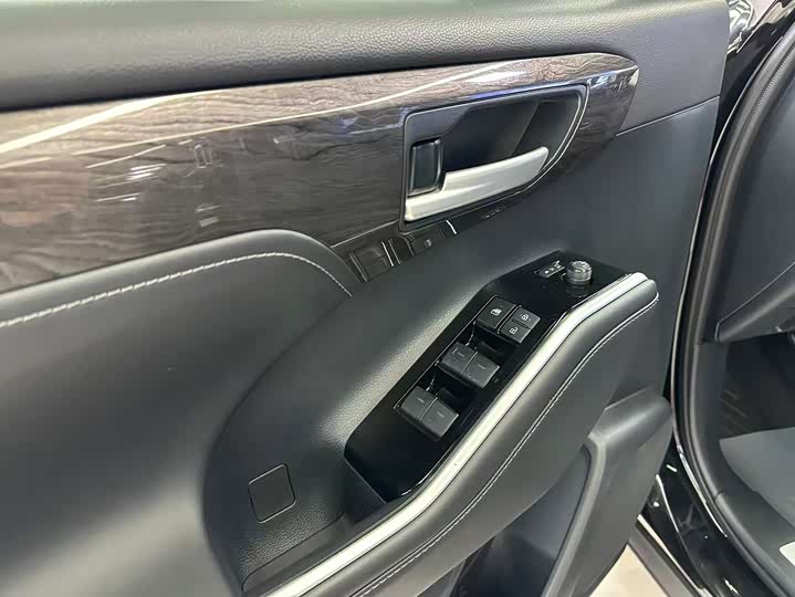 Toyota Highlander 2024 2024款 2.5L智能电混双擎四驱尊贵版 7座