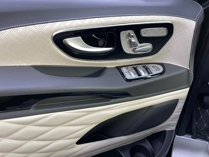 Mercedes-Benz Vito 2024 2024款 2.0T 商务版 7座