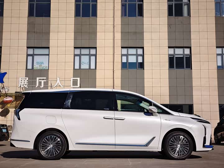 Buick GL8 Hybrid 2024 2024款 陆尊 奢享版 6座