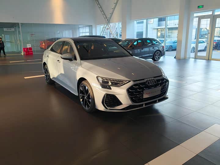 Audi A3 2025 2025款 A3L Limousine 35TFSI 飞驰尊享型
