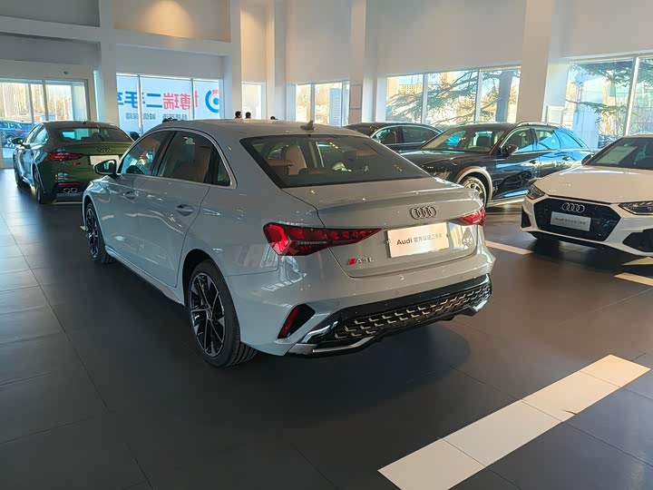 Audi A3 2025 2025款 A3L Limousine 35TFSI 飞驰尊享型