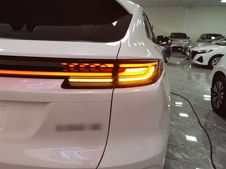 Changan UNI-K 2021 2021款 2.0T 豪华型