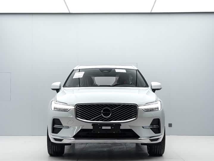 Volvo XC60 2026 2026款 B5 四驱智逸豪华版